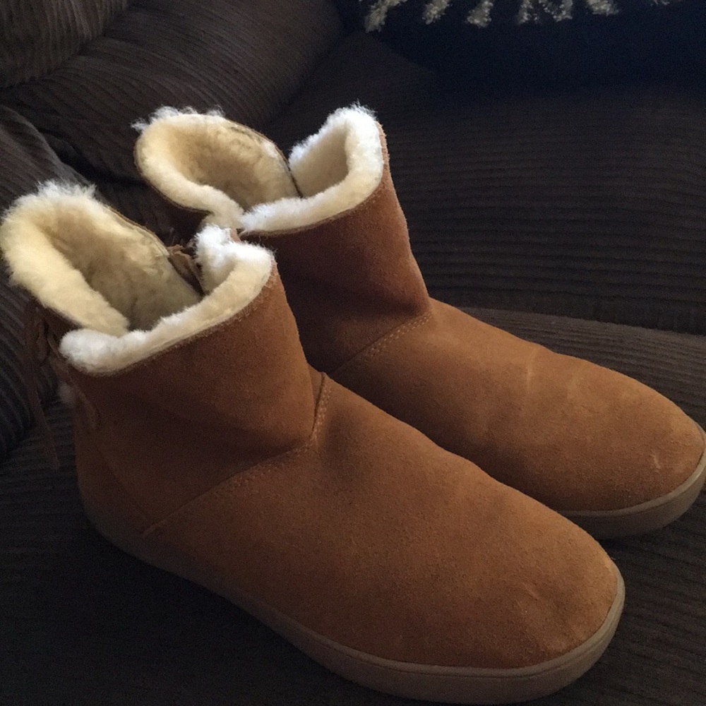 Winter boots Koolaburra by UGG